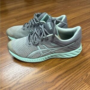 Asics fuzeX Lyte running shoes gray and mint size 9.5